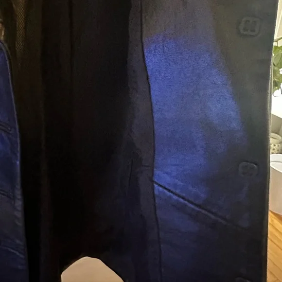 Leather jacket - Picture 11 of 14